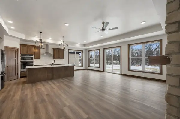 1617 N HONEYSUCKLE CIR, De Pere, WI 54115