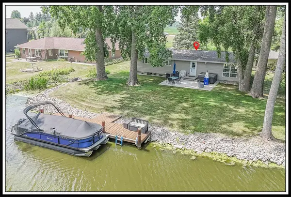 6752 LEE HARBOR LN, Oshkosh, WI 54902-9106