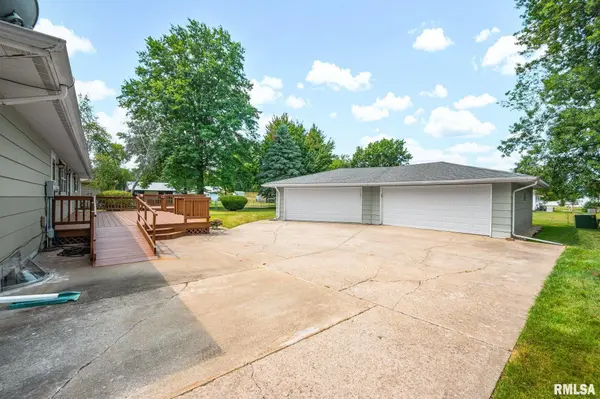 705 PLEASANT DR, Knoxville, IL 61448