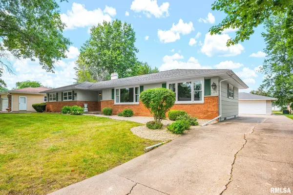 705 PLEASANT DR, Knoxville, IL 61448