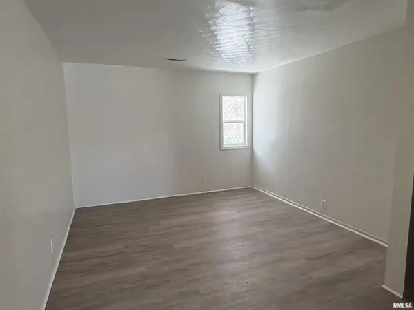 2719 W RADAN AVE #8, West Peoria, IL 61604