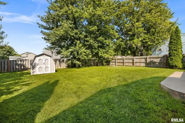 4437 W CASTLETON RD, Peoria, IL 61615