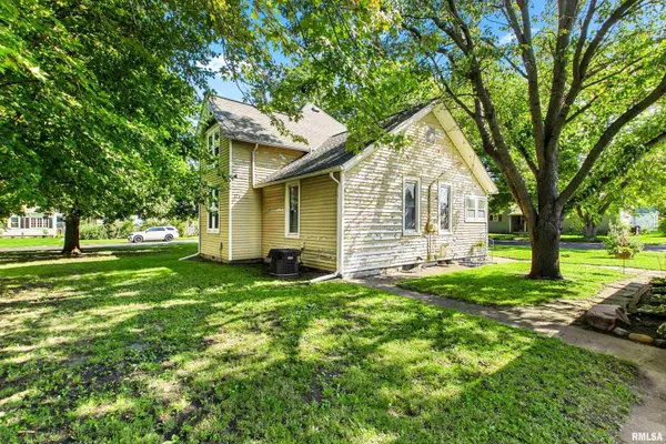 926 STATE ST, Pekin, IL 61554