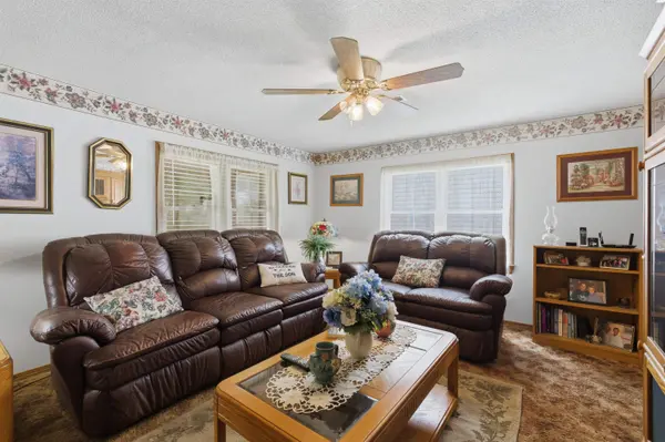 137 N Davidson Ave, Bentley, KS 67016