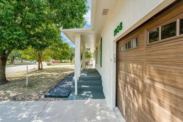 1908 Cypress, Newton, KS 67114
