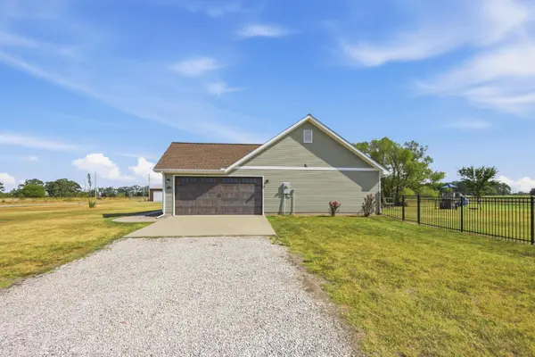11034 Kamoe LN, Neosho, MO 64850