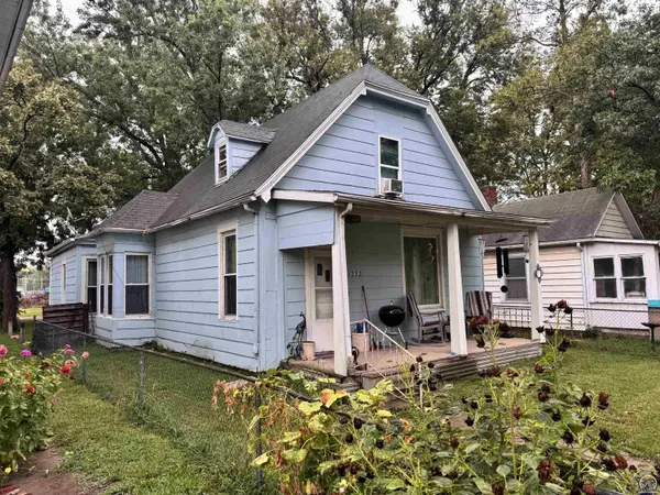 1232 NW Jackson ST, Topeka, KS 66608