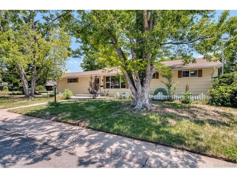8584 E Briarwood, Centennial, CO 80112