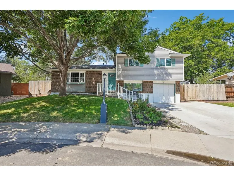1635 Hartley, Longmont, CO 80501