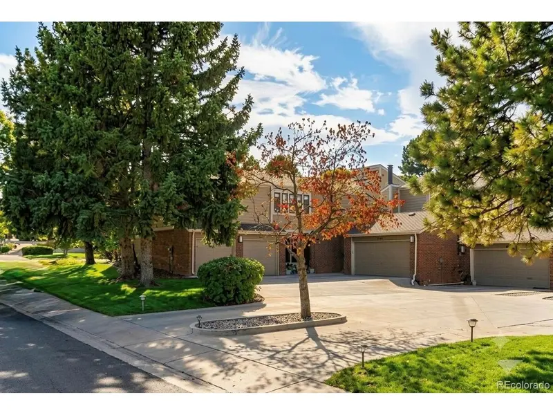 4255 S Olive #8, Denver, CO 80237
