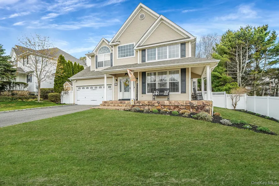 52 Shady View XING, Manorville, NY 11949