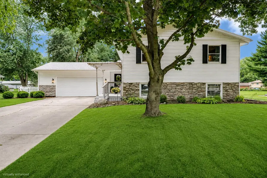 168 Rock Creek RD, Valparaiso, IN 46383