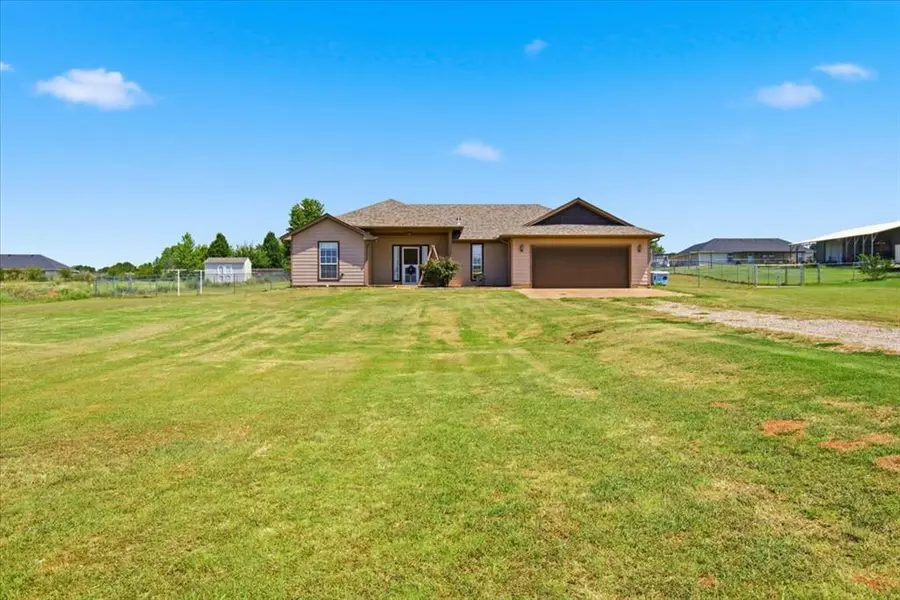 1301 Hillside TER, Blanchard, OK 73010