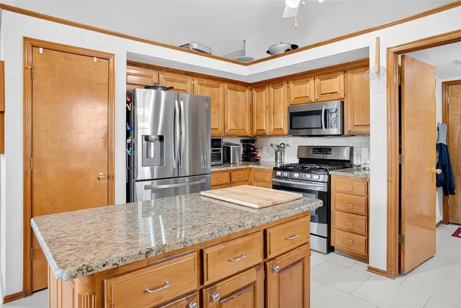 1717 Hemingway DR, Edmond, OK 73013