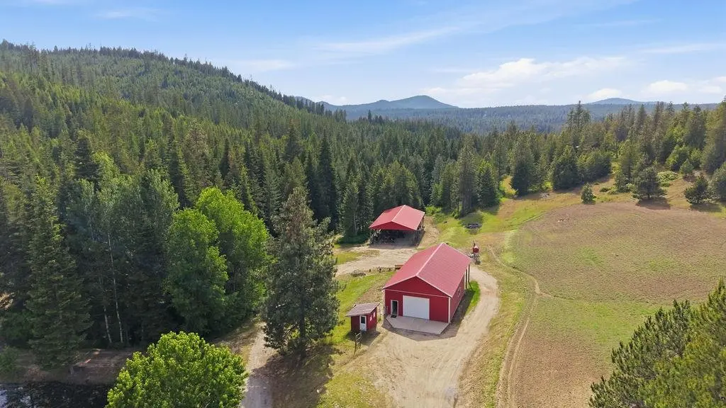1240 Doe Meadow Rd, Newport, WA 99156