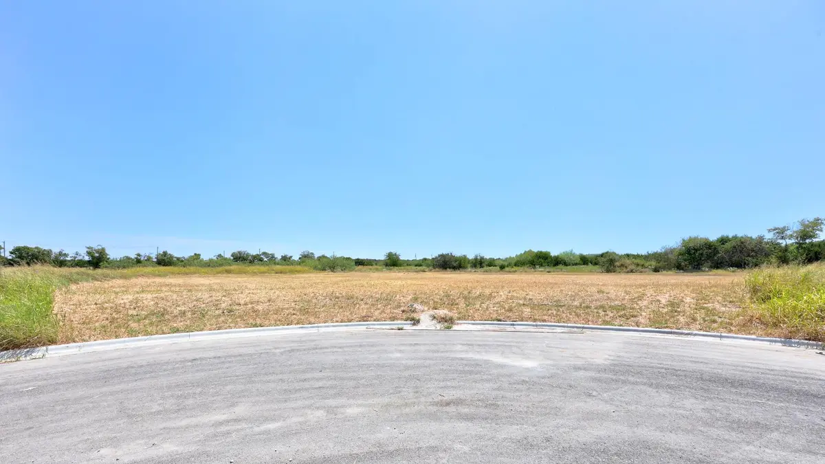 2062 Botts DR, Salado, TX 76571