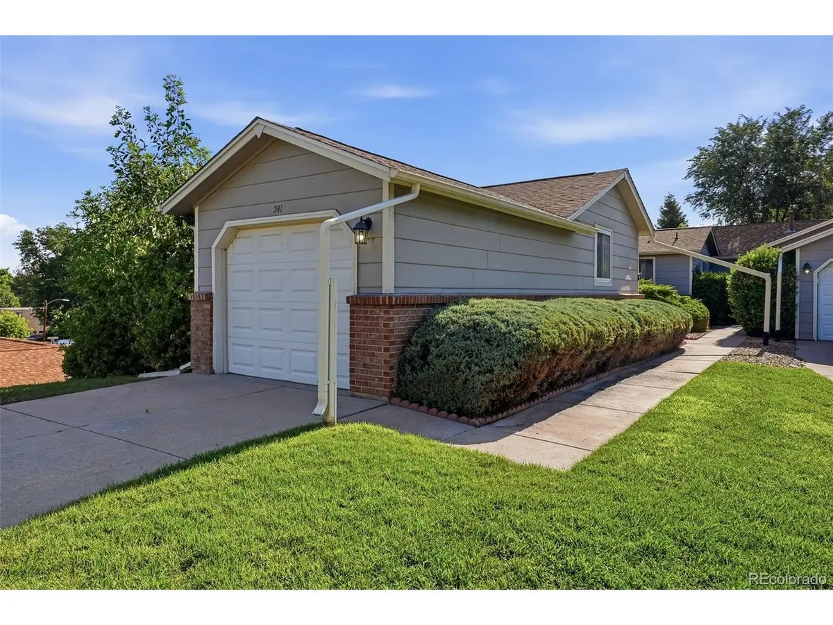 541 W Crestline #10B1, Littleton, CO 80120