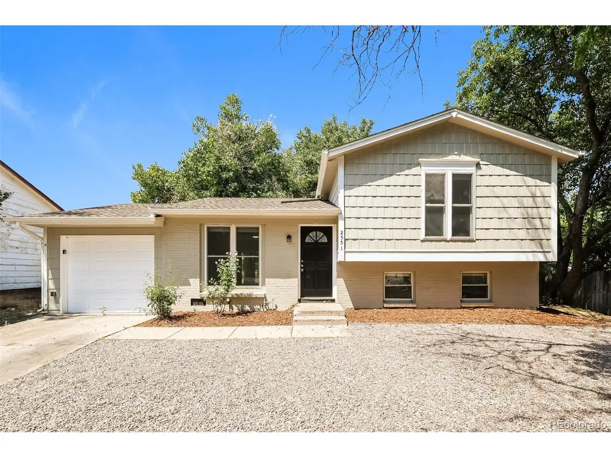 2551 S Kittredge, Aurora, CO 80013