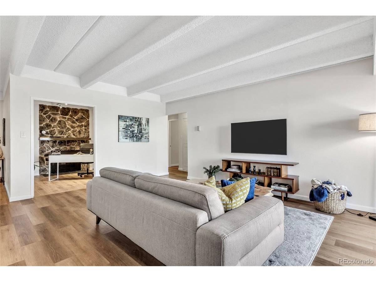 7877 E Mississippi #301, Denver, CO 80247