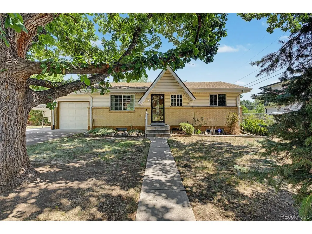 888 S Owens, Lakewood, CO 80226