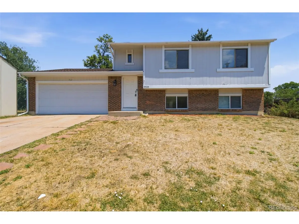 9525 W David, Littleton, CO 80128