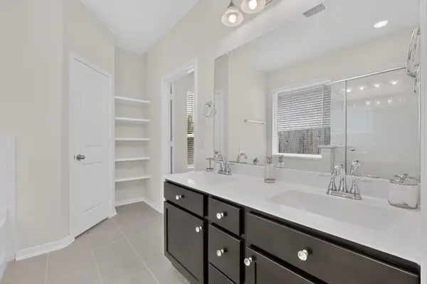689 Leadtree LOOP, Buda, TX 78610