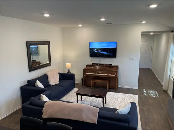 125 Calgary LN, San Marcos, TX 78666