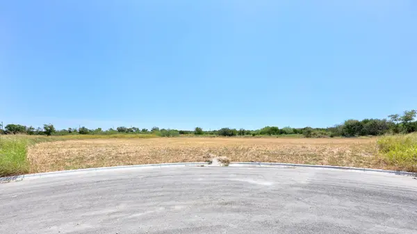 2062 Botts DR, Salado, TX 76571