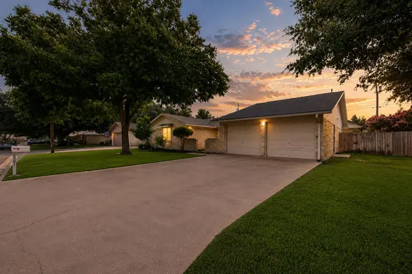 2301 Lillie LN, Taylor, TX 76574