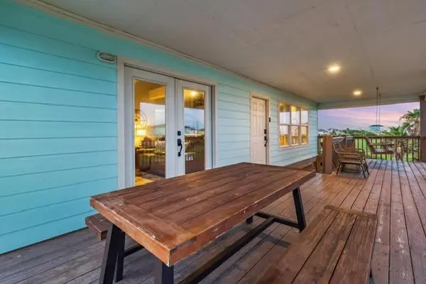 157 Verdia DR, Crystal Beach, TX 77650