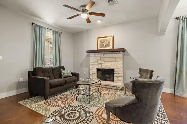 1011 E 38th 1/2 ST, Austin, TX 78751