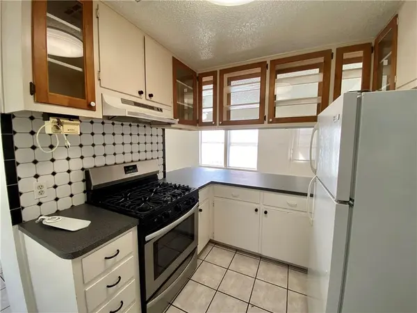 407 E 30th ST #B, Austin, TX 78705