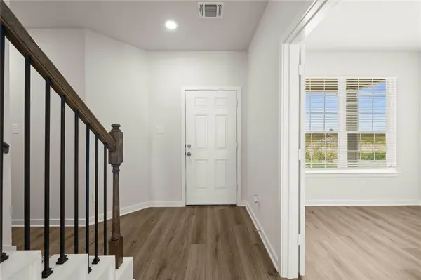 504 Sleep Hollow DR, Jarrell, TX 76537