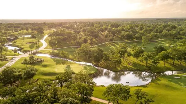 109 Mallard LN, Columbus, TX 78934