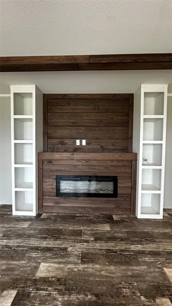 136 Caliza DR, Bertram, TX 78605
