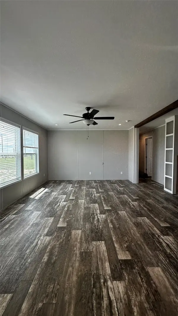 136 Caliza DR, Bertram, TX 78605