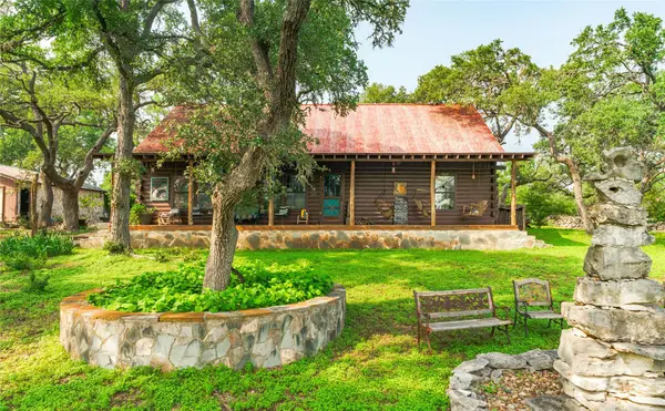 1218 Oakwood LOOP, Wimberley, TX 78676