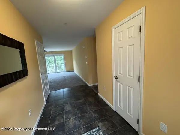 90 Grandview DR, Tunkhannock, PA 18657