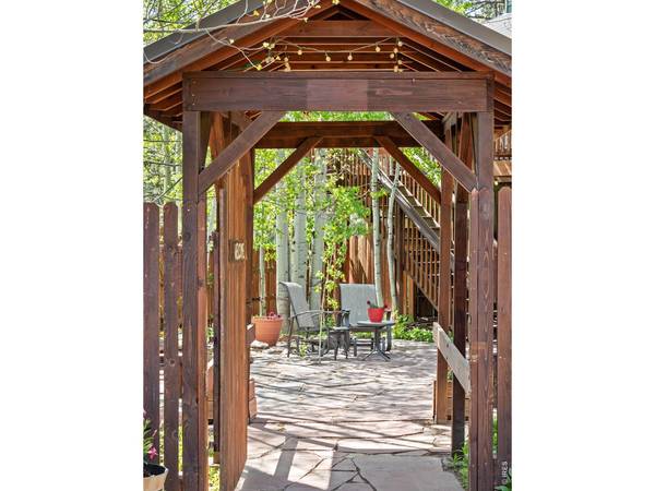 417 Dunraven Glade, Glen Haven, CO 80532