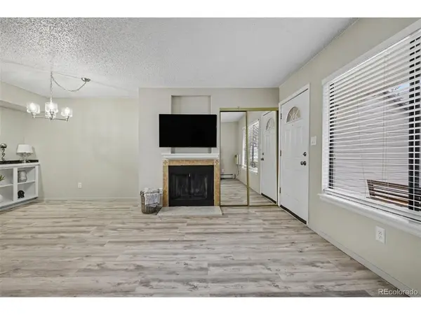 532 Oakwood #D101, Castle Rock, CO 80104