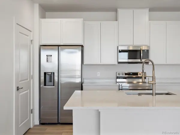 6153 N Ceylon #3-302, Denver, CO 80239
