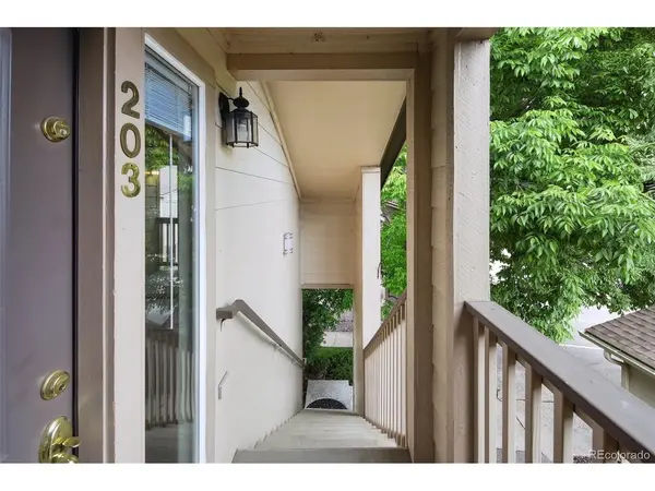 8775 W Berry #203, Littleton, CO 80123