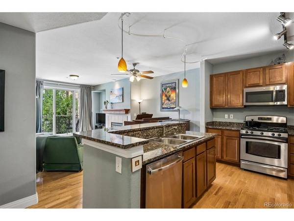 9079 E Panorama #102, Englewood, CO 80112