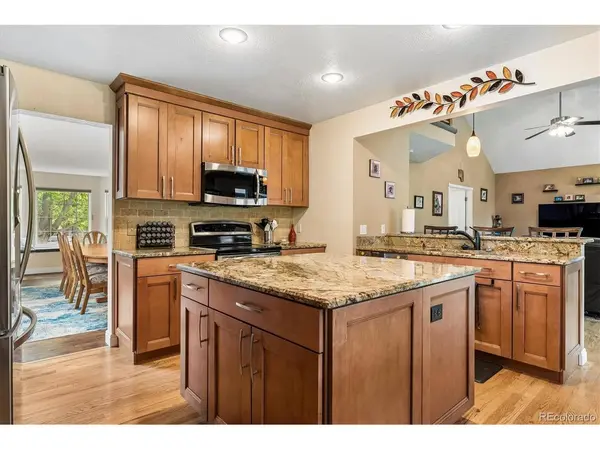 9675 Red Oakes, Littleton, CO 80126