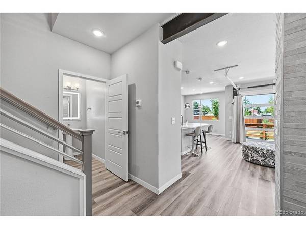4045 S Teller, Denver, CO 80235