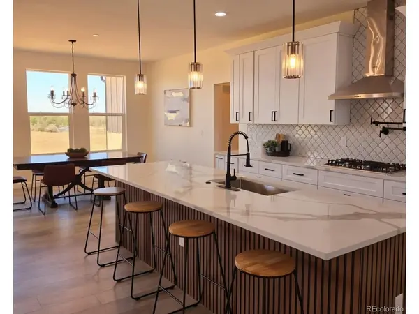 50255 Oak Park, Bennett, CO 80102