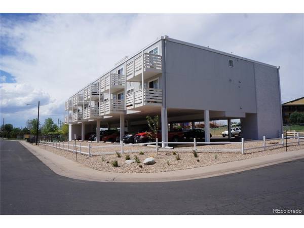 1064 Chambers #201, Aurora, CO 80011