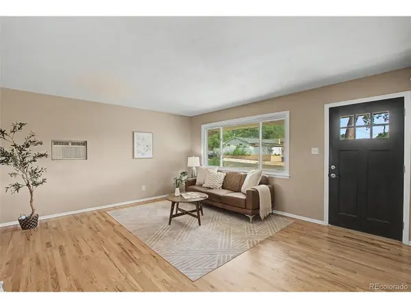3811 Dixon, Colorado Springs, CO 80909