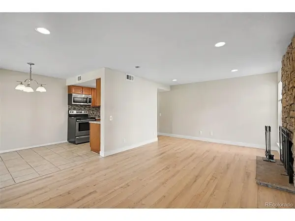 9867 E Peakview #E06, Englewood, CO 80111
