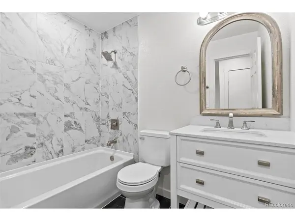 2882 S Mobile, Aurora, CO 80013